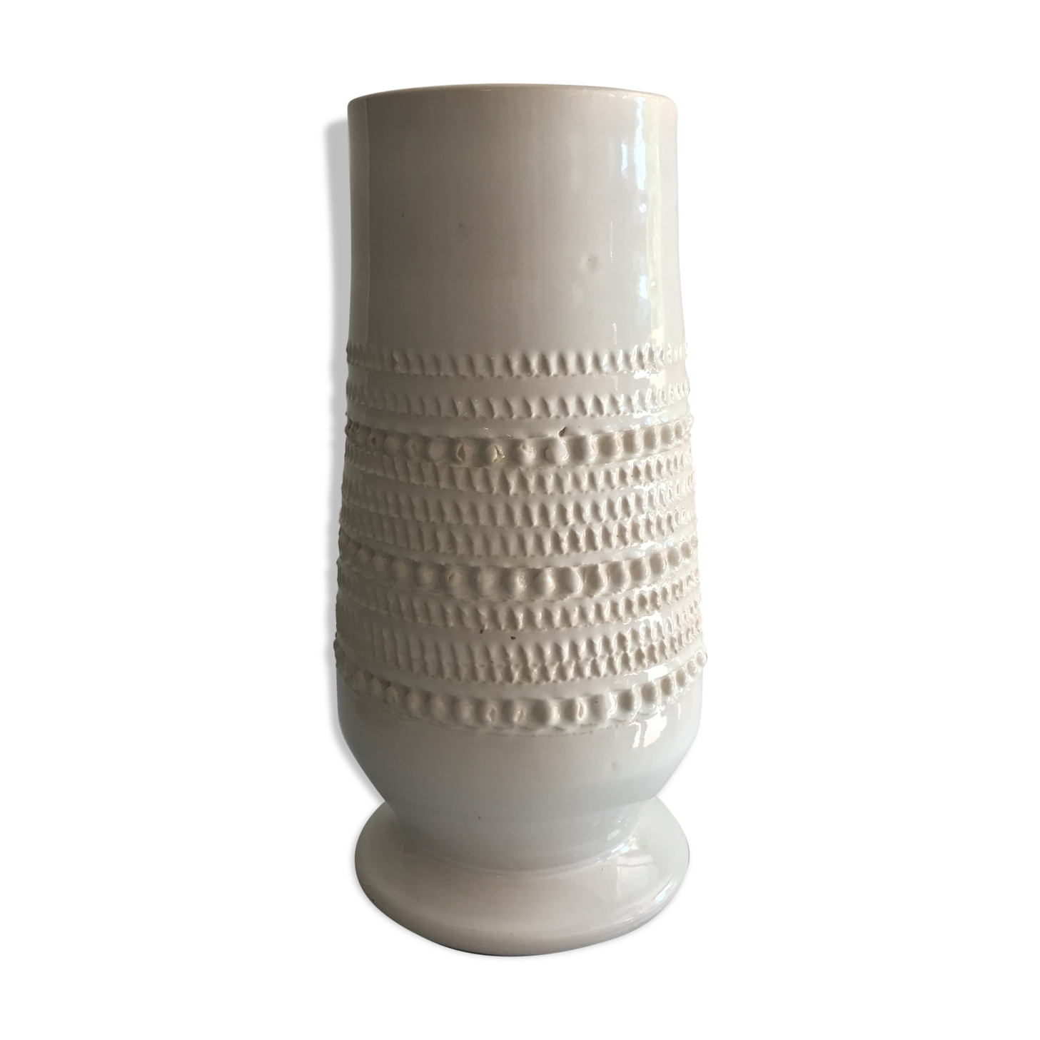 Vase to decorate ball, white