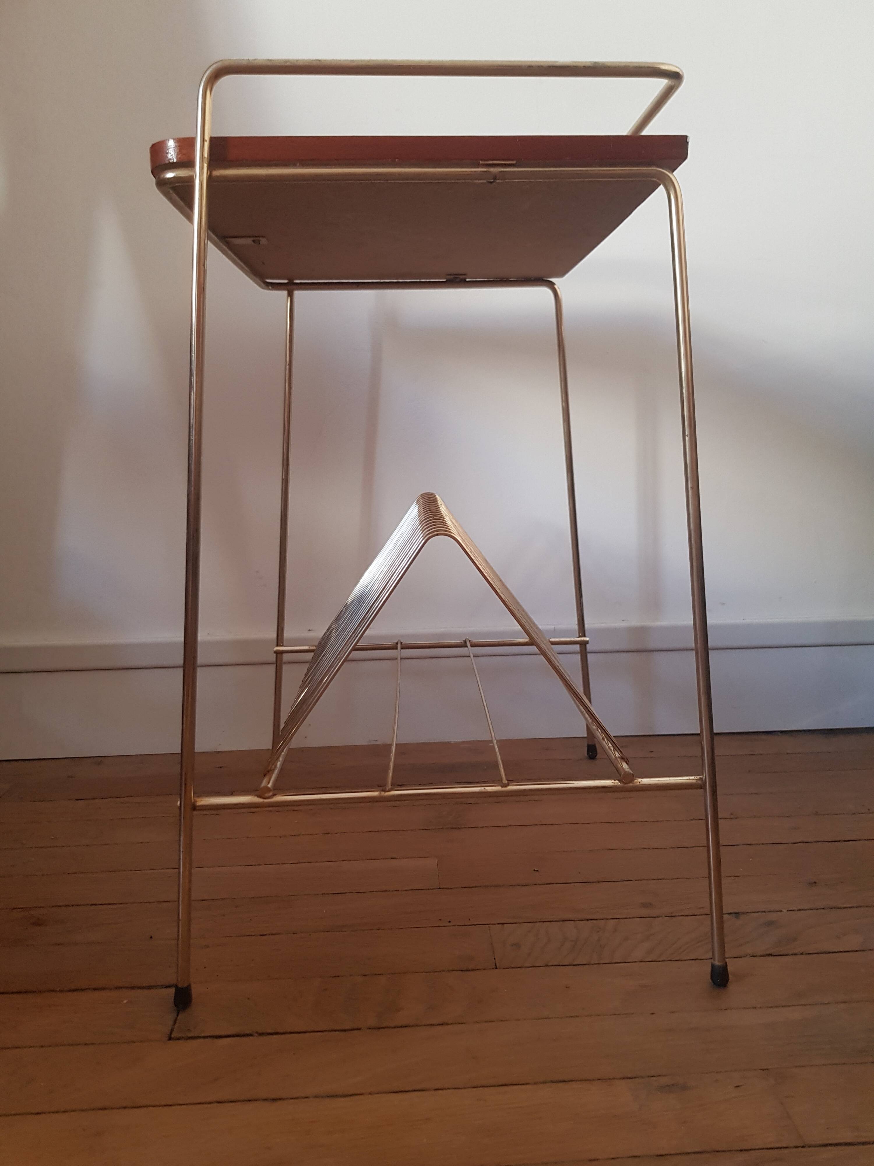 Side table / vinyl stand
