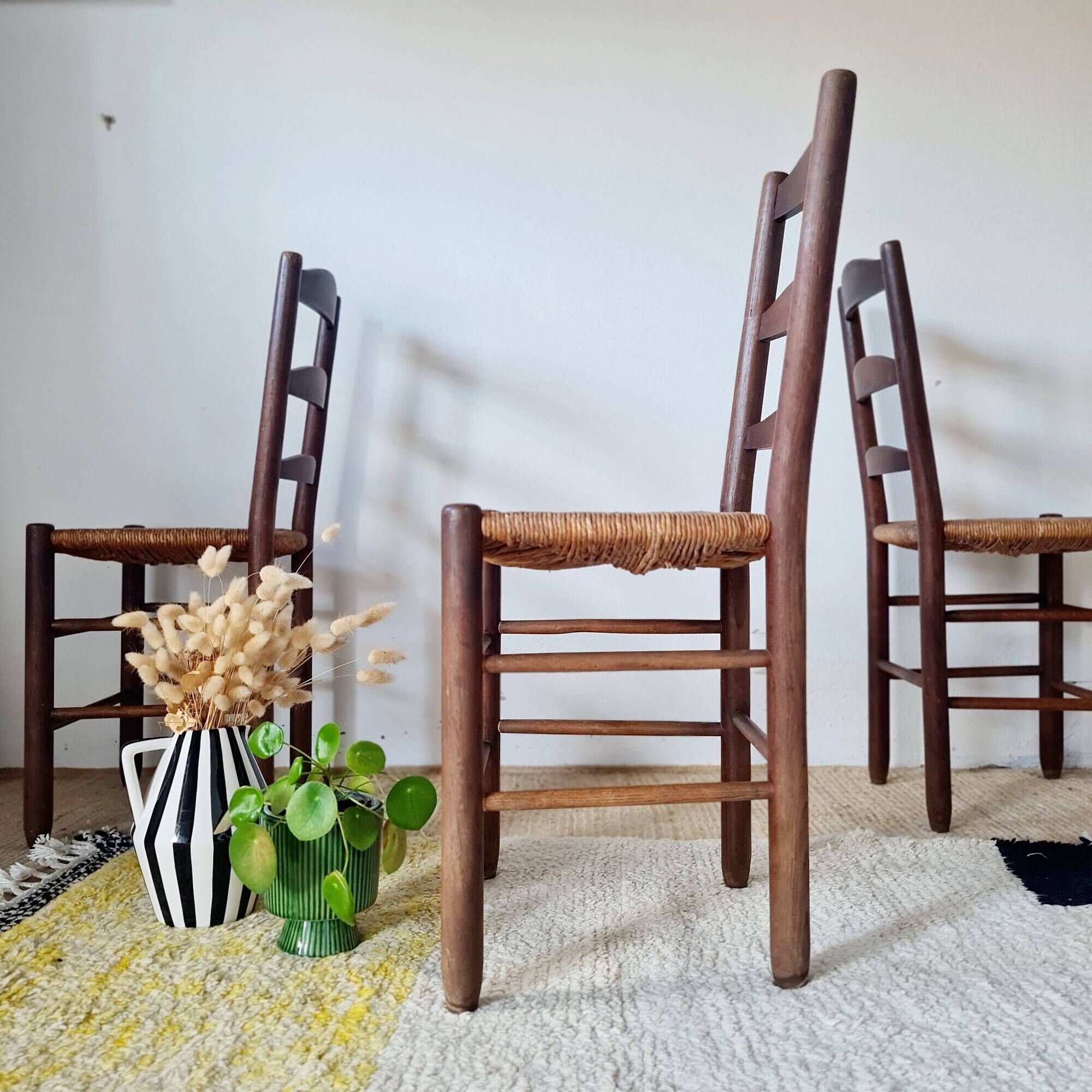 Lot de 3 chaises en bois et paille - look brutaliste