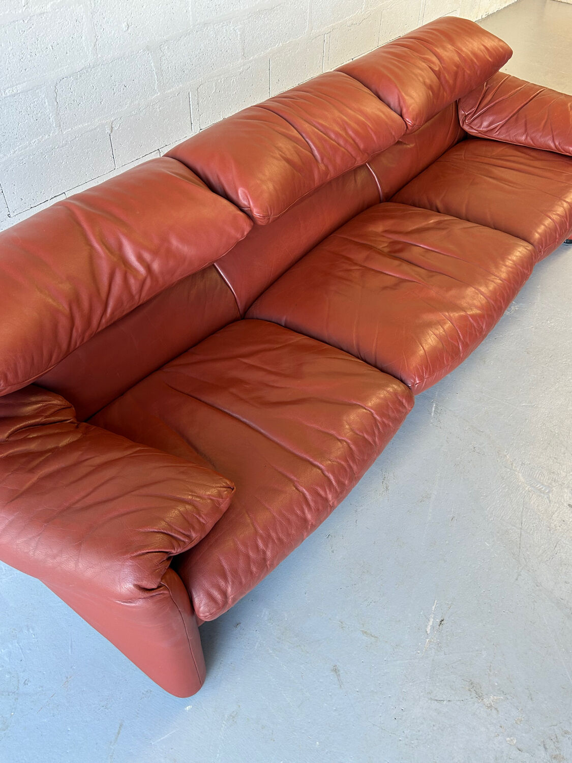 3-seater sofa Cassina Maralunga in red leather