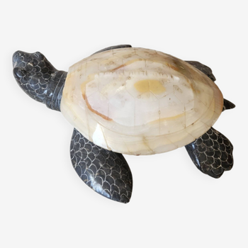 Turtle carved in marble and alabaster