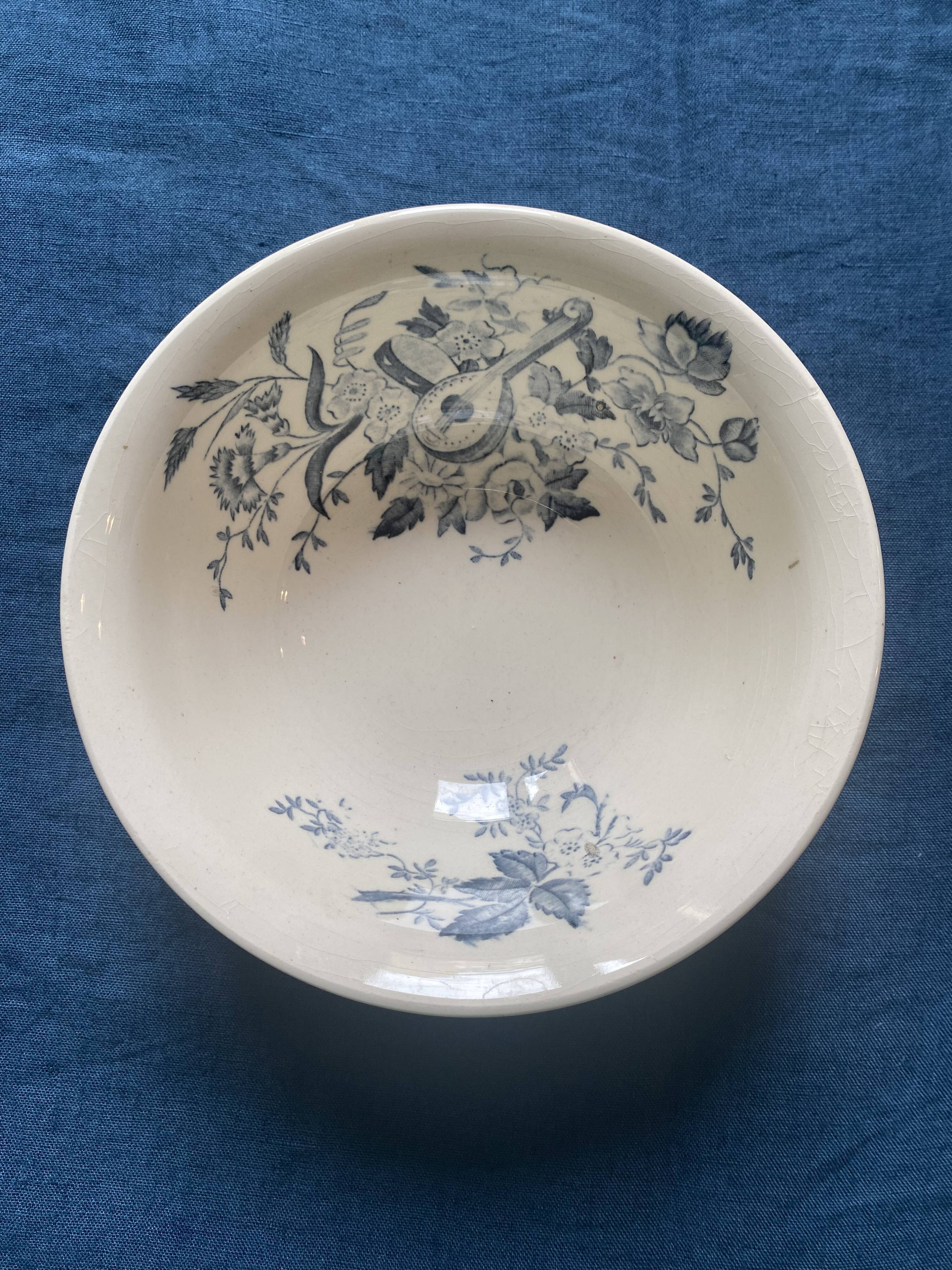 Bowl and soap holder manufacture of Longchamp