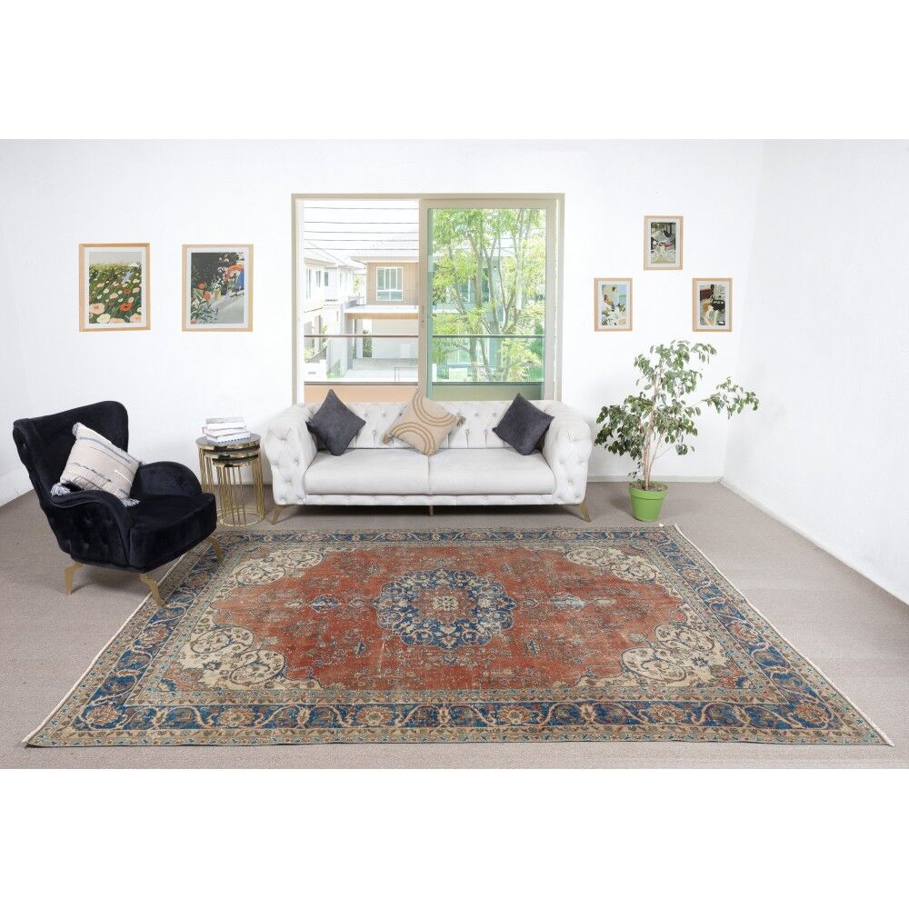 Vintage Handmade Turkish Wool Area Rug. Traditional One of a kind Large Carpet