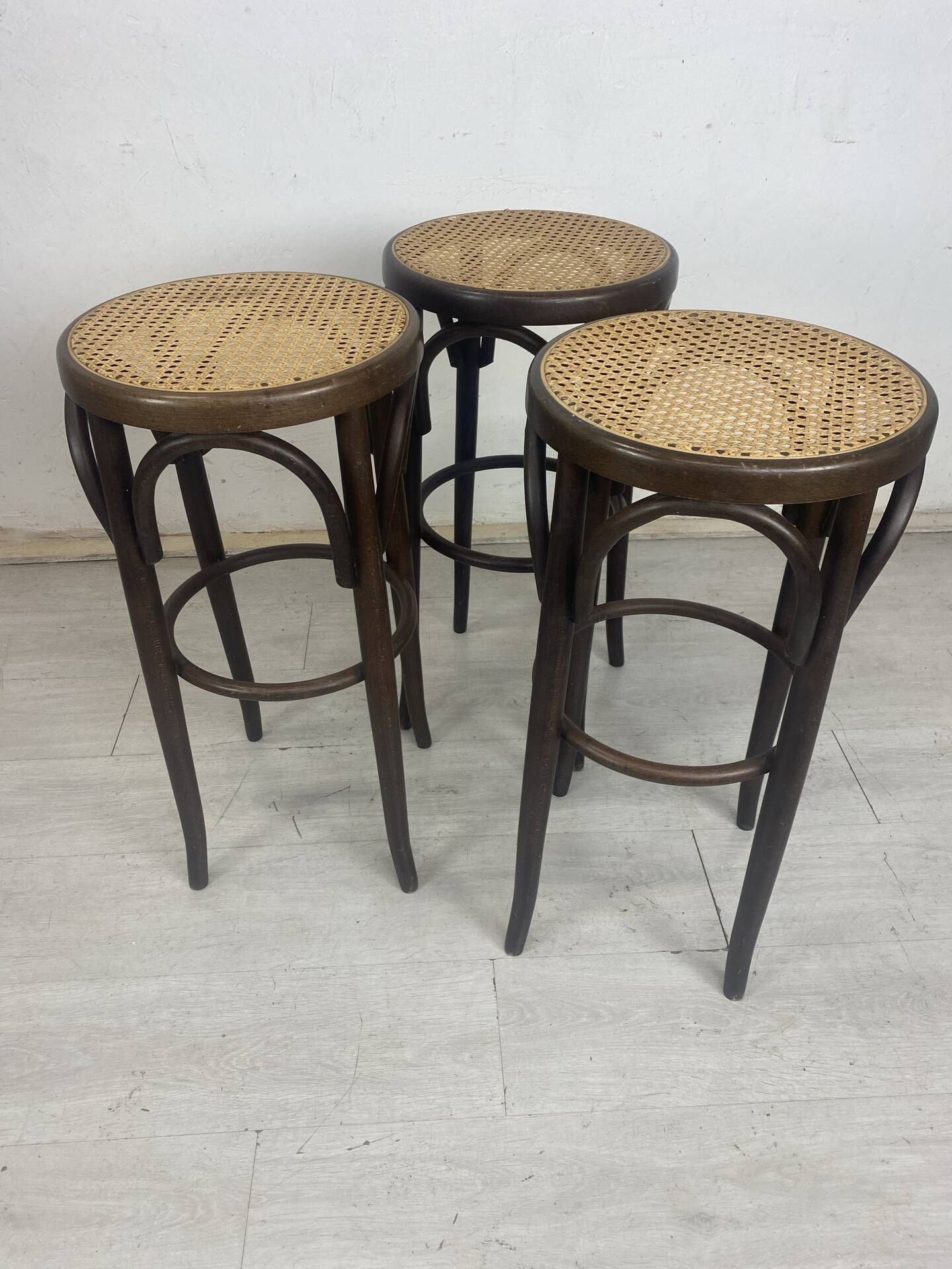 Bar stool