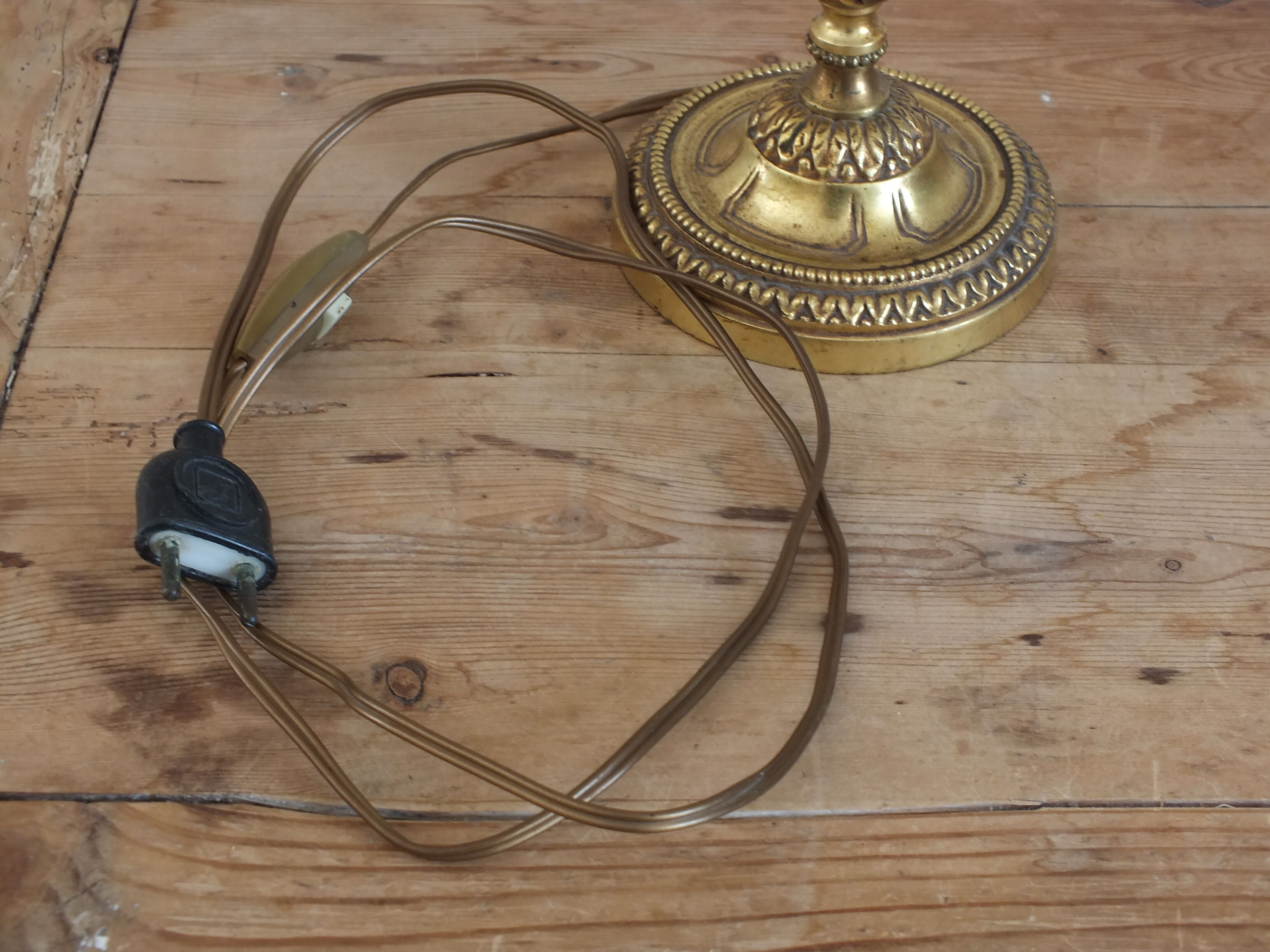 Lampe de style Louis XVI en bronze à 3 bras de lumière