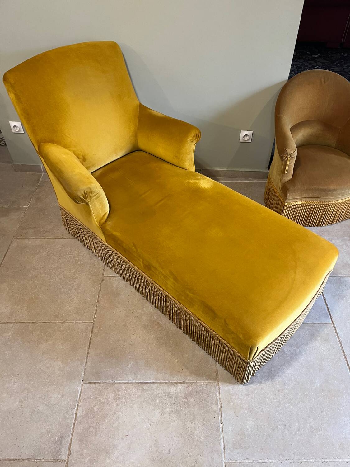 Golden velvet daybed