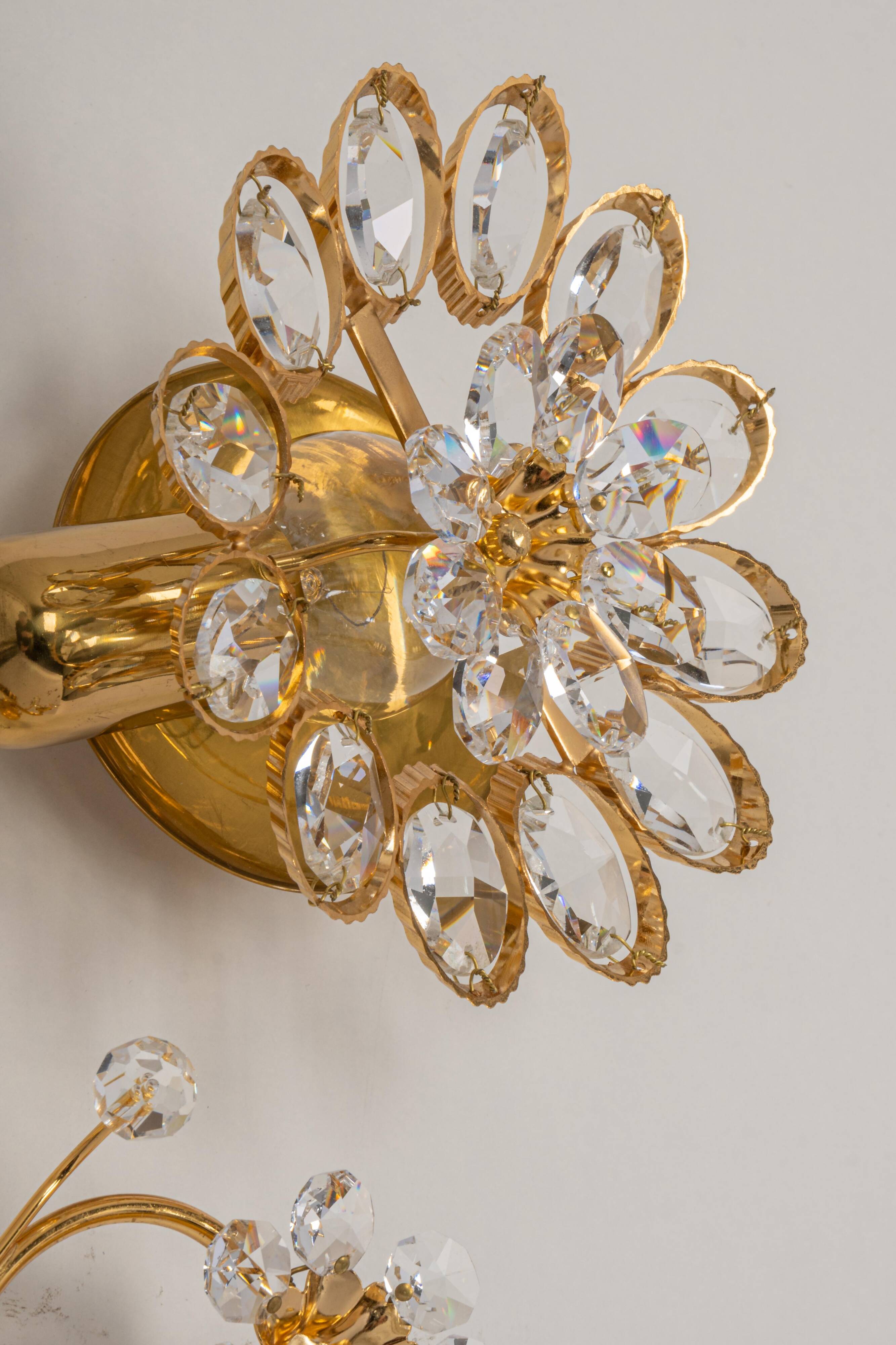 Sconce in gilded brass in the shape of a flower by Palwa, Germany, 1970s.