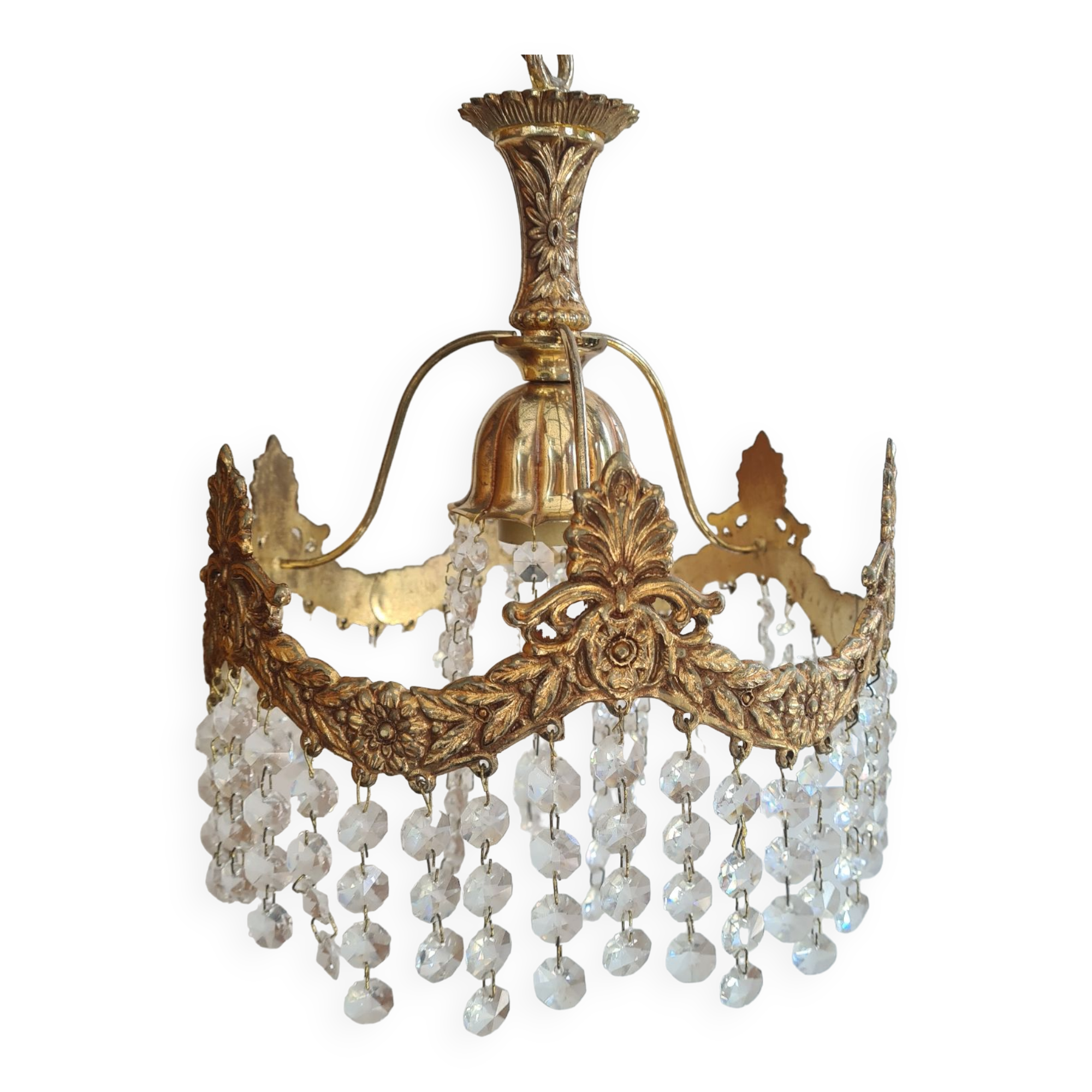 Suspension with tassels