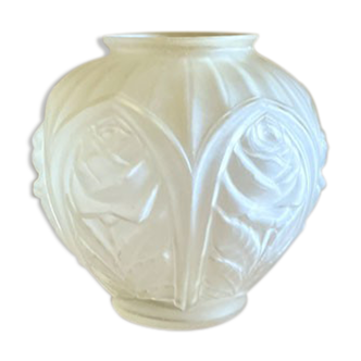 Vase boule Art Déco, décor de roses, verre dépoli