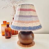 Lampe en bois et laine