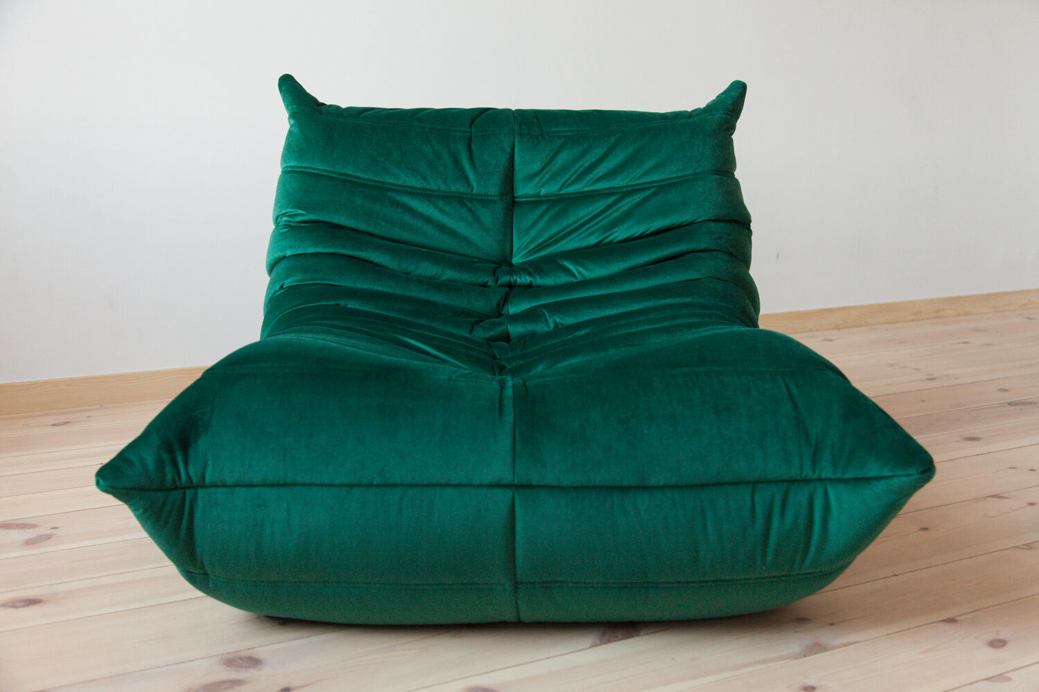 Togo armchair model designed by Michel Ducaroy 1973