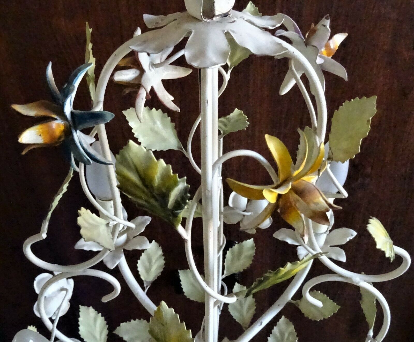 Four-burner vegetable chandelier in painted metal