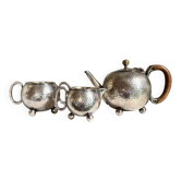Service égoïste en métal argenté martelé, années 1930 - 3 pièces