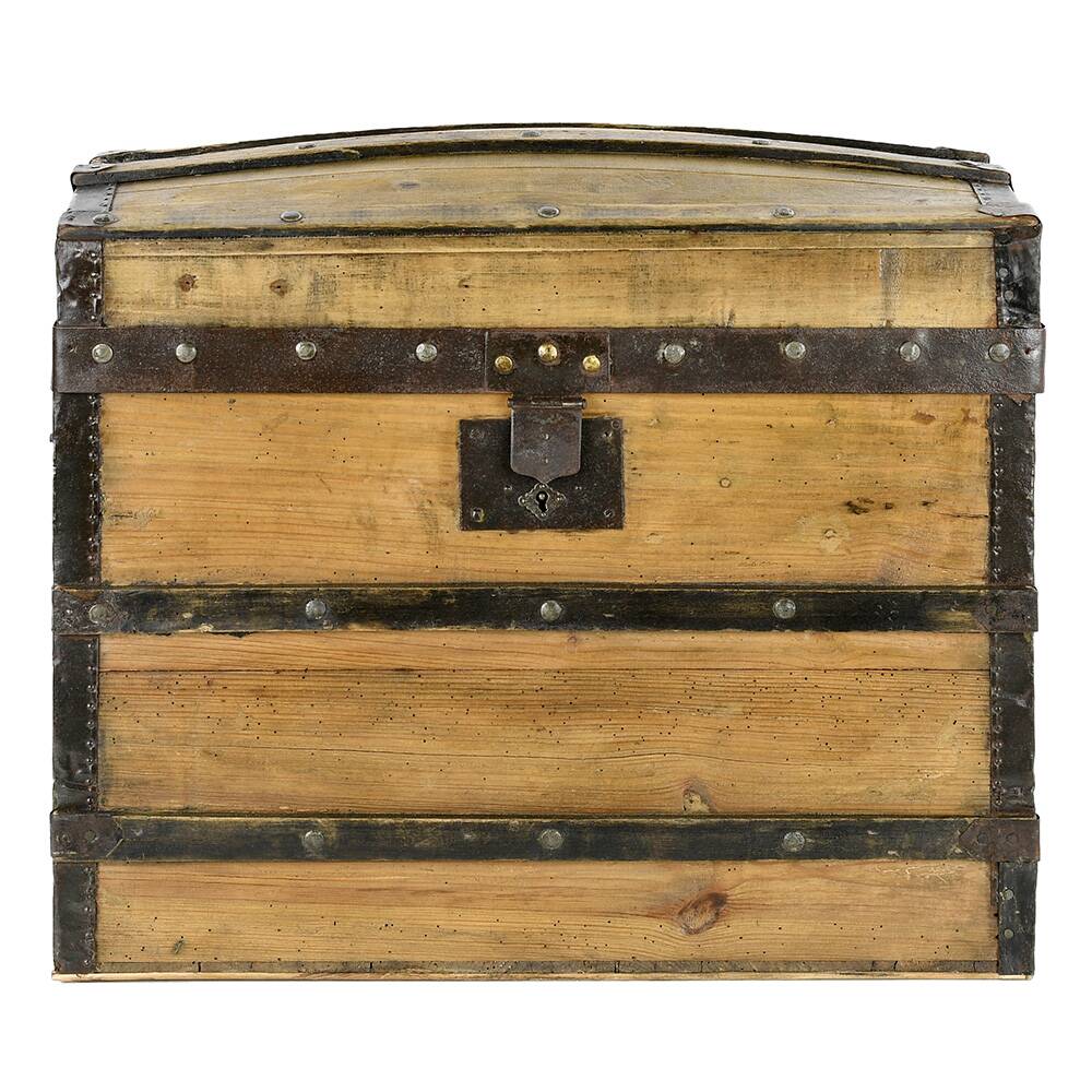 Wooden transport trunk with steel reinforcements
