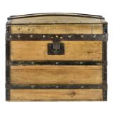 Wooden transport trunk with steel reinforcements