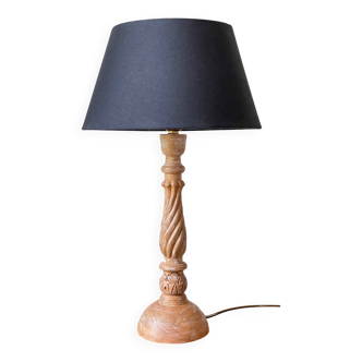 Lampe vintage bois sculpté et tissu