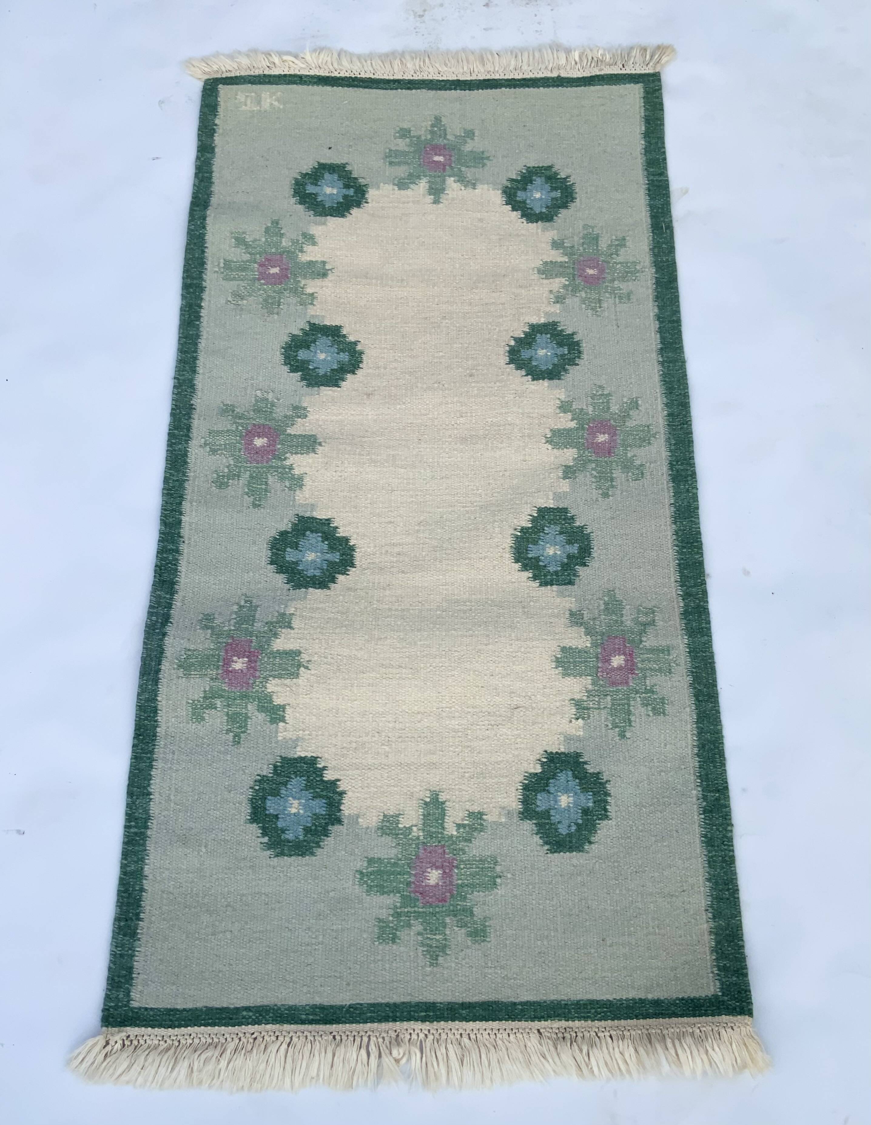 Tapis suédois en laine tissé à plat Kilim Rölakan en vert par Karin Jonsson 1960