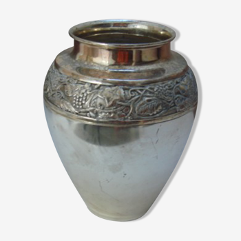 Vase in silver plate