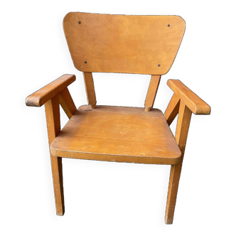 CHILDREN’S ARMCHAIR WITH ARMREST