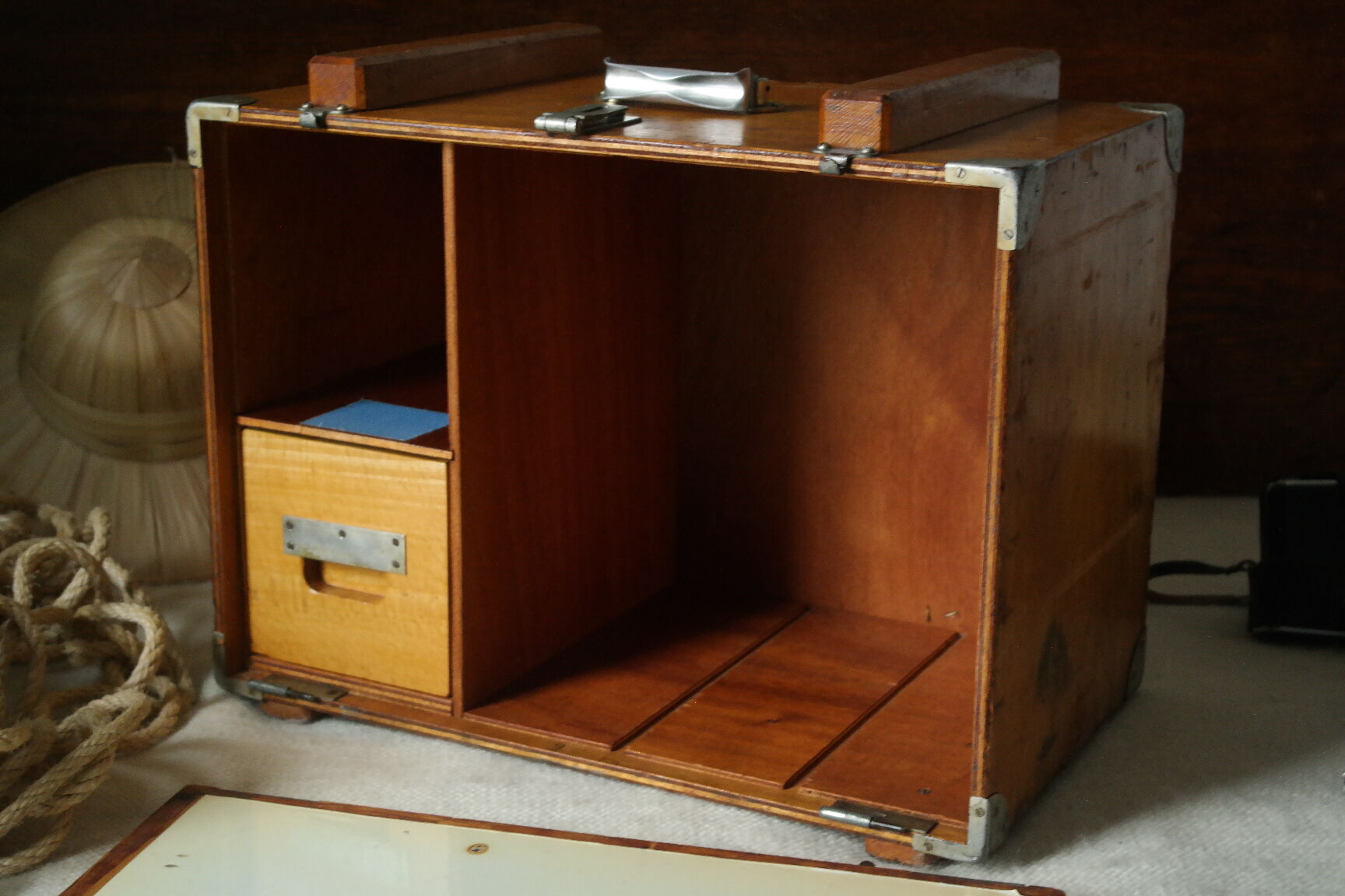 Caisse, vintage wood business firm