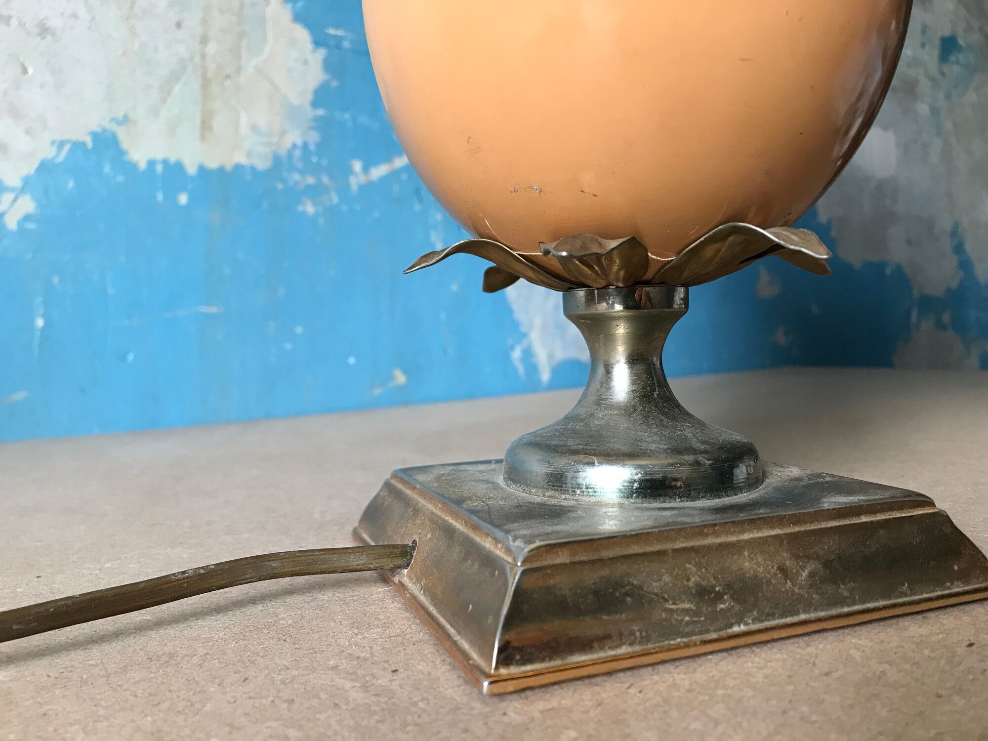 Lampe vintage boule et feuille