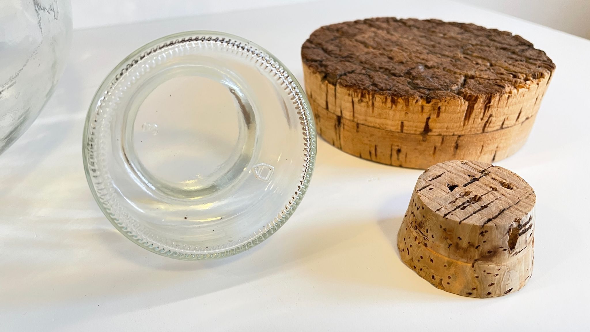 Bonbonnes vintage en verre soufflé et liège