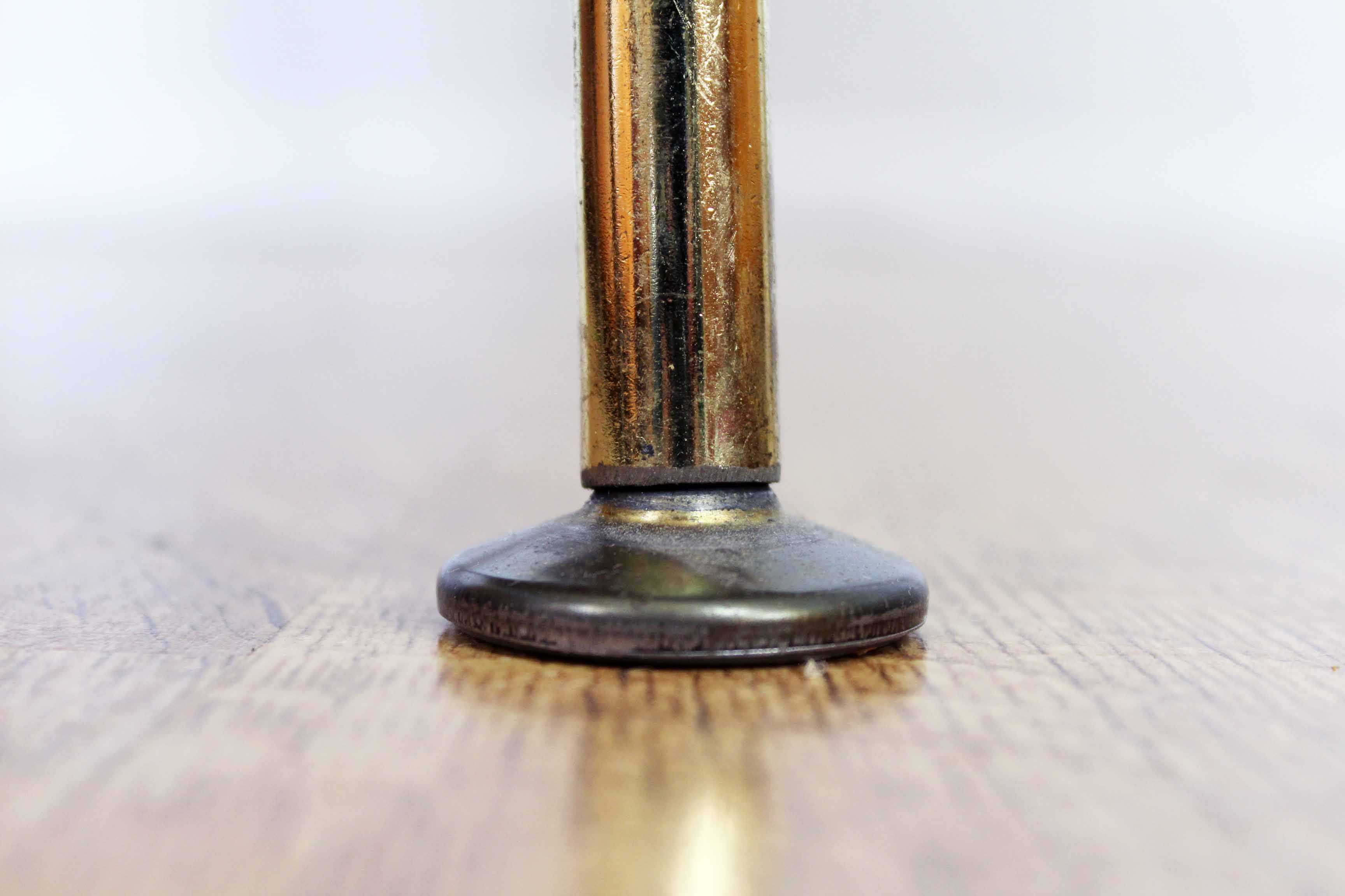 Table with compass feet from the 70s with "rise and fall" system