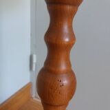 Tripod pedestal table