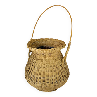 Large wicker basket with vintage handle