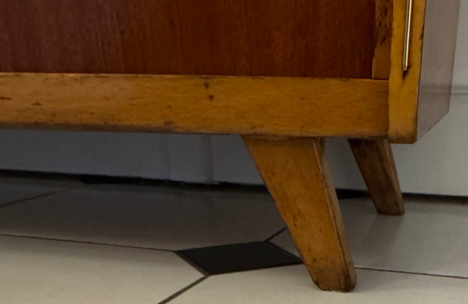 Vintage shoe cabinet with compass legs