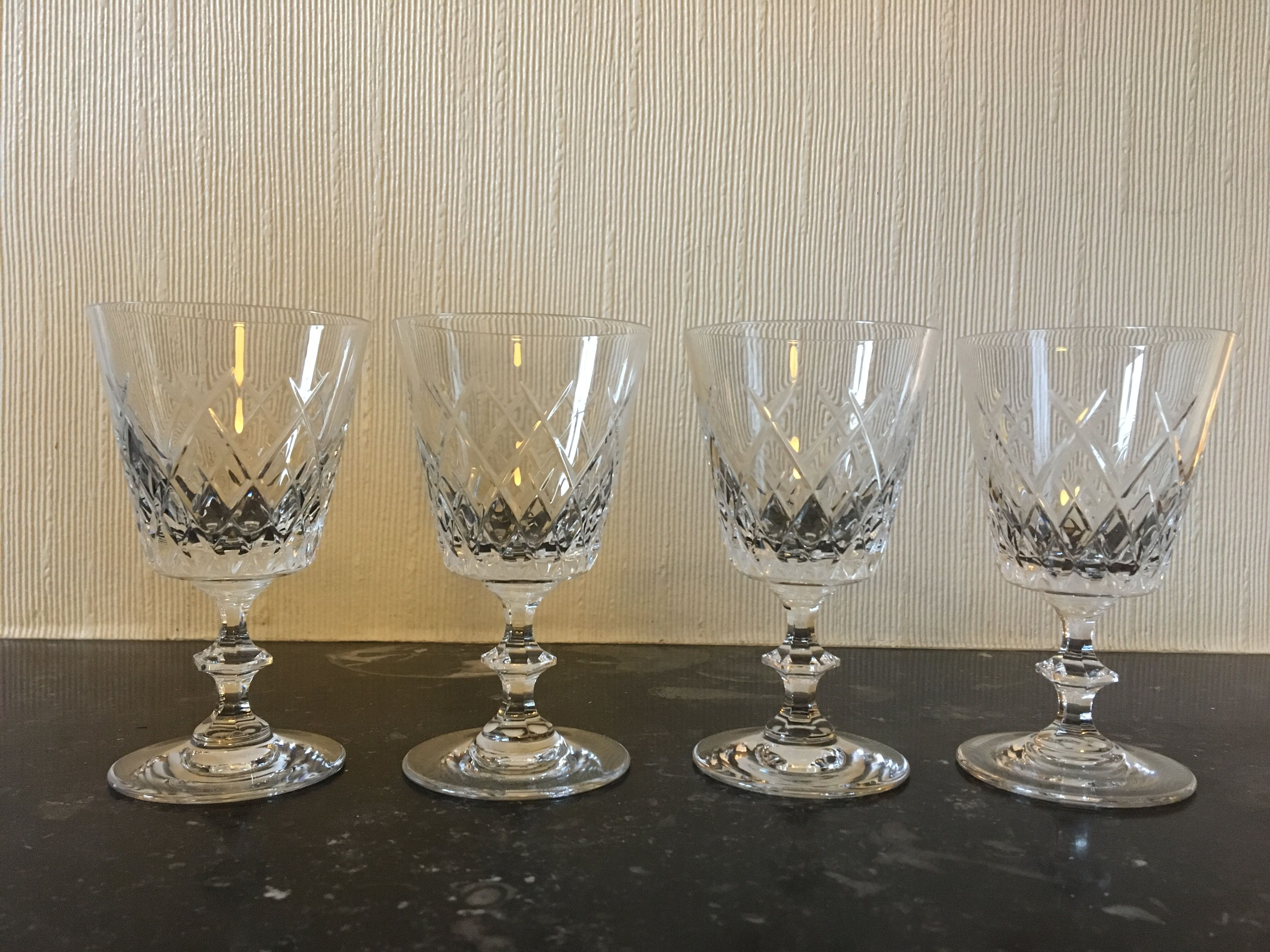 Set of 4 crystal walking glasses