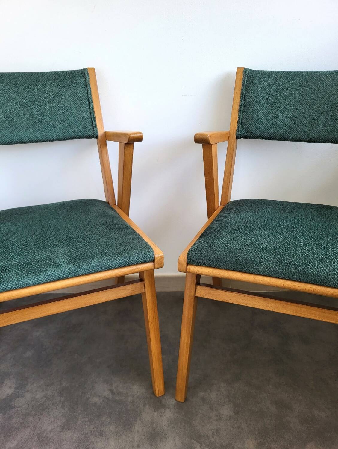 2 bridge chairs in wood and green velvet, 1960