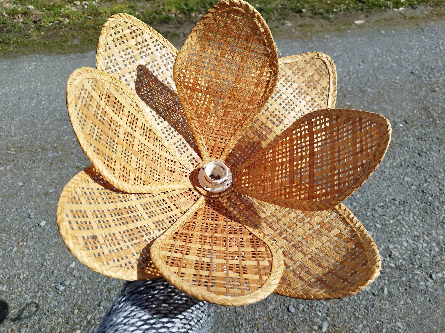 Suspension lampshade rattan straw flower