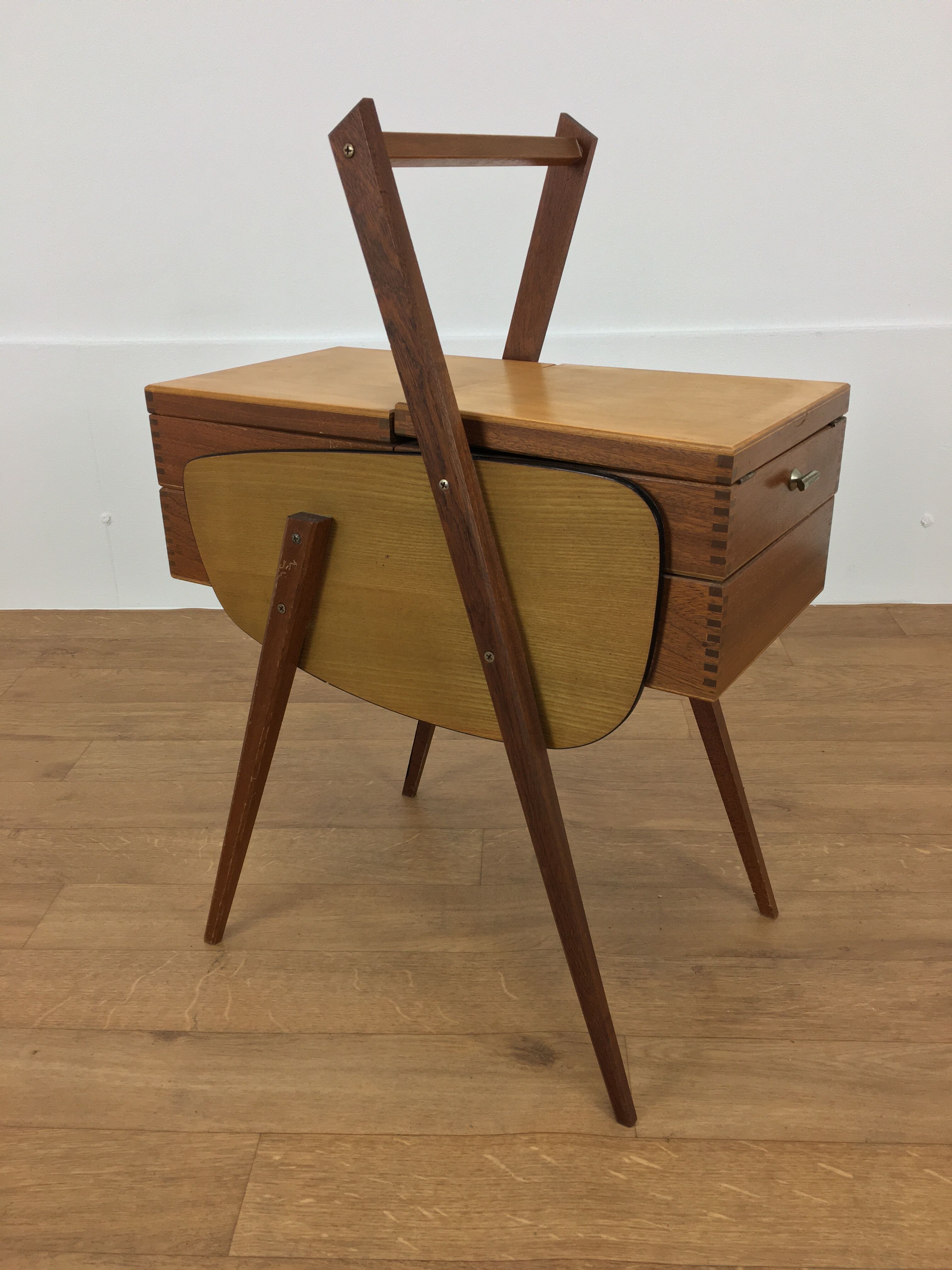 Sewing baslet feet compass 60s