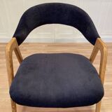 Fauteuil velours noir design scandinave 1950.