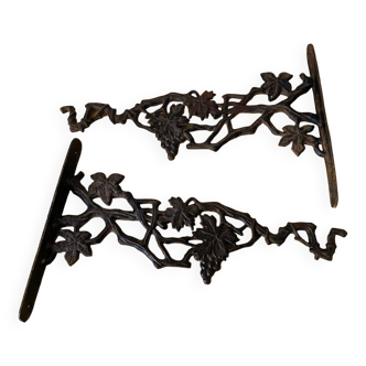 2 cast iron hooks “Vine”