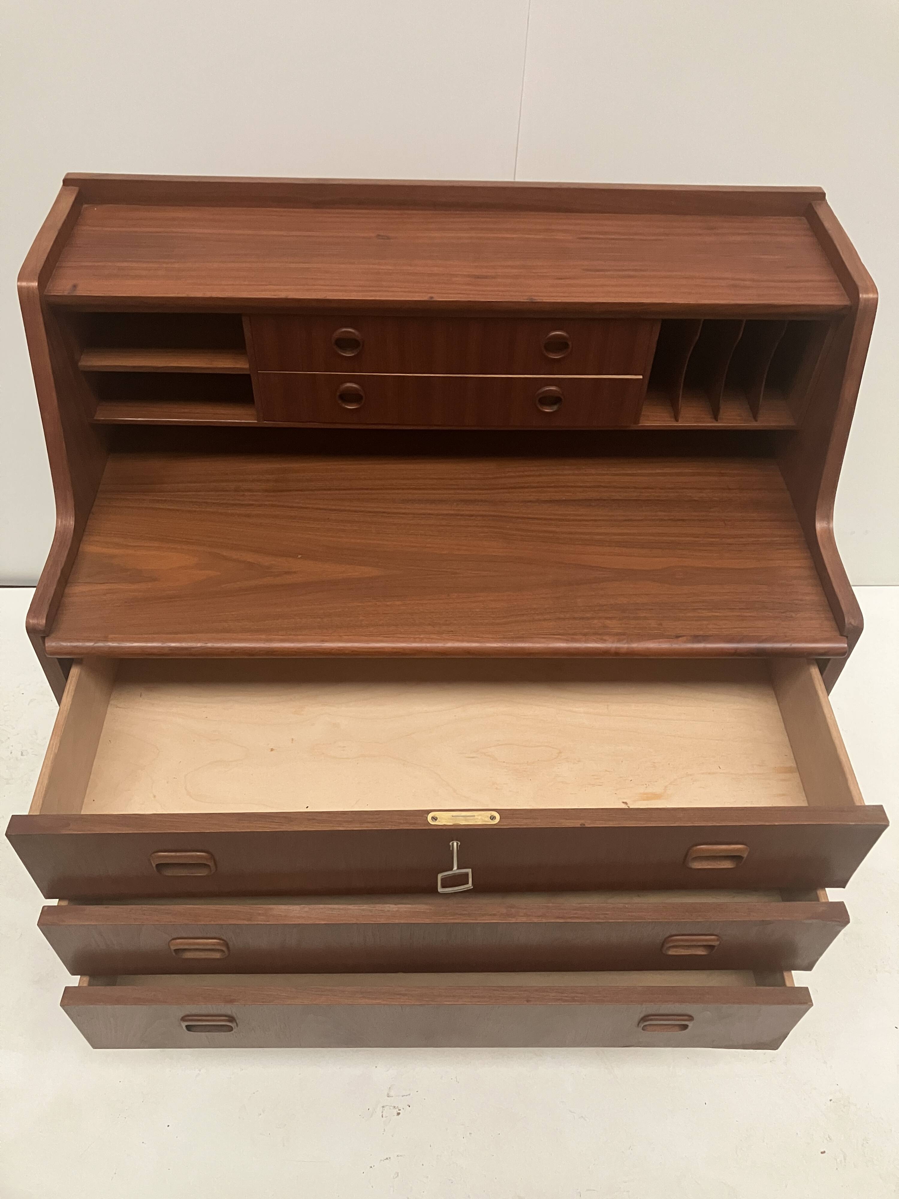 Vintage secretary desk by Musterring, made in the 1960s.