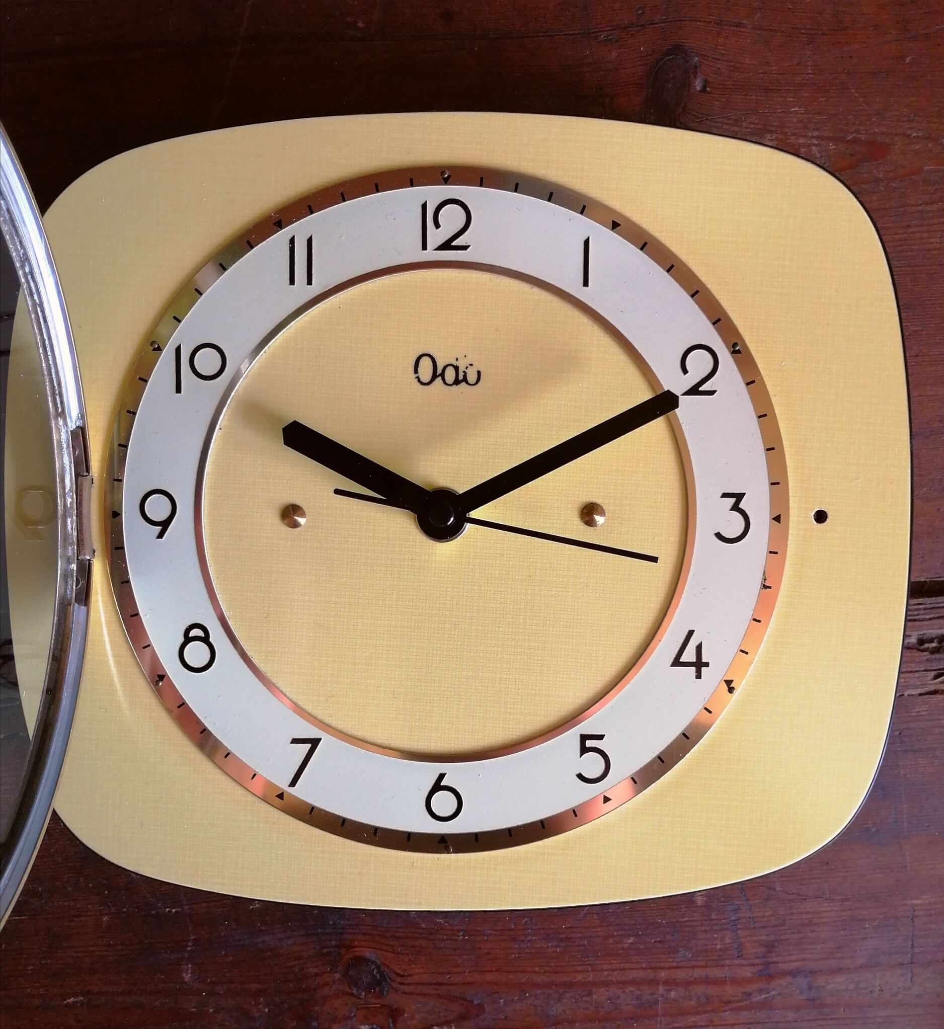 Clock formica vintage silent wall pendulum "Yellow Odo"