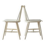 Paire de chaises blanches vintage