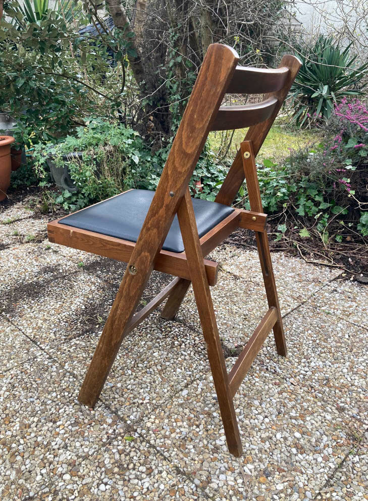 Set of 4 vintage folding chairs