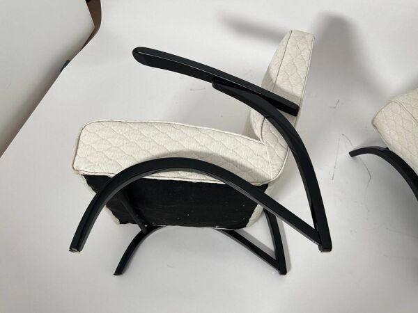 Fauteuils Art Déco noires laquées tchèques attribuées à J. Halabala pour Up Závody, années 1930.