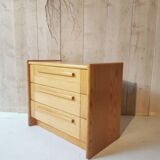 Pine chest of drawers