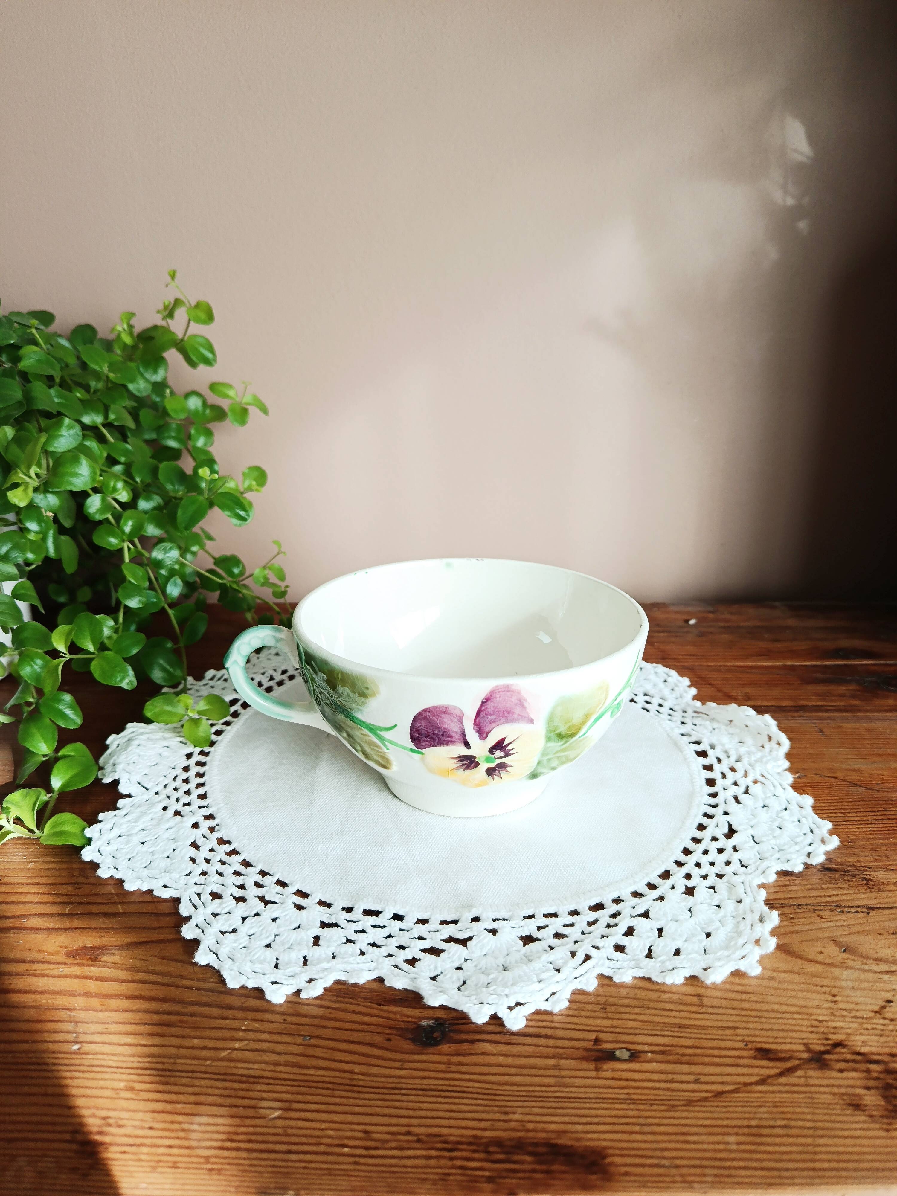 Large slipware cup Thoughts, Choisy le Roi