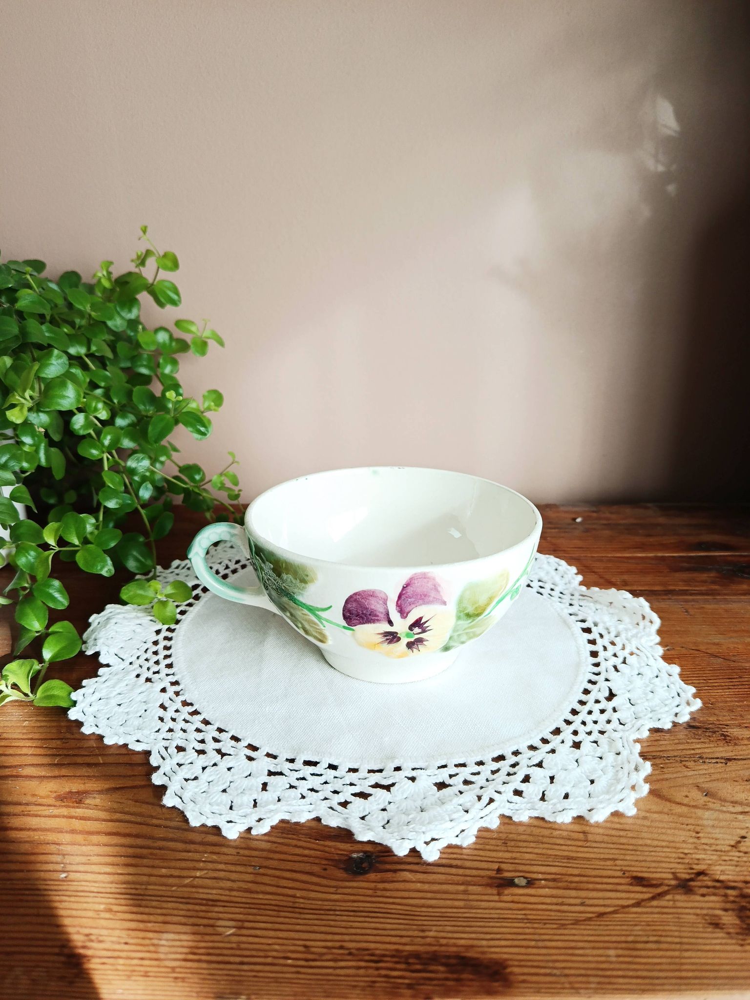 Large slipware cup Thoughts, Choisy le Roi
