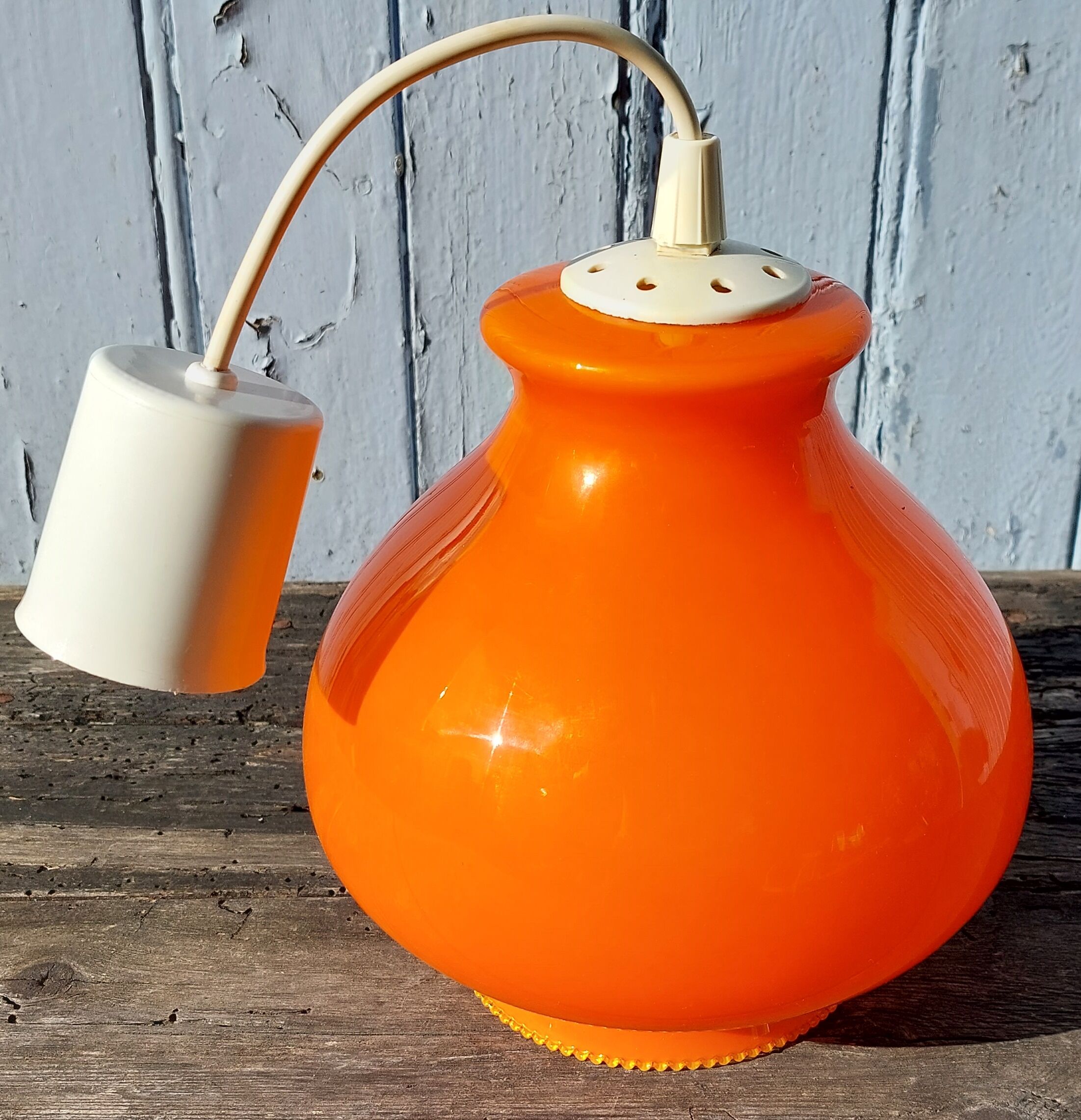 Hanging opaline orange