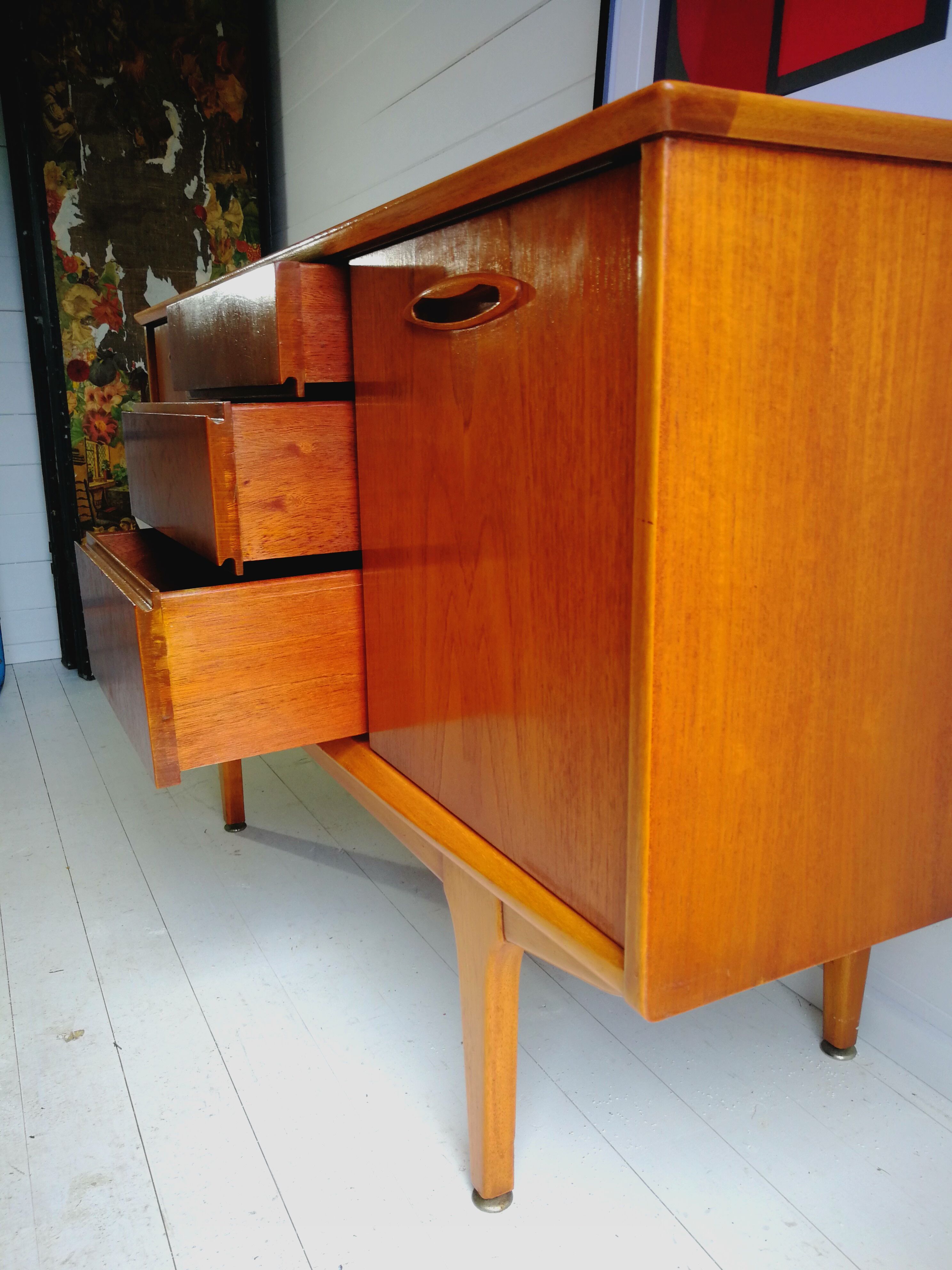 Buffet en teck par Jentique années 1970