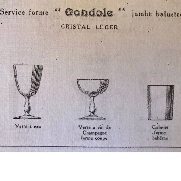 4 coupes à champagne Baccarat cristal uni forme gondole
