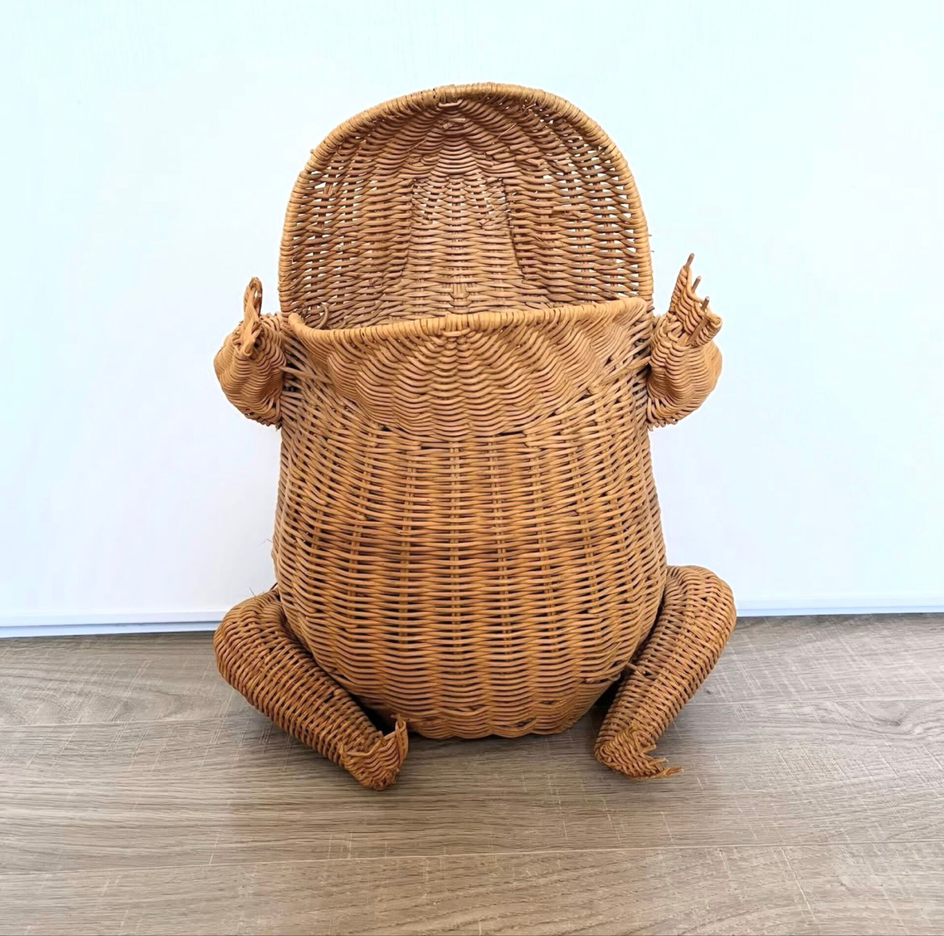Magazine rack Olivier Cajan