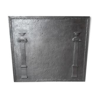 Font chimney plate with Medici column