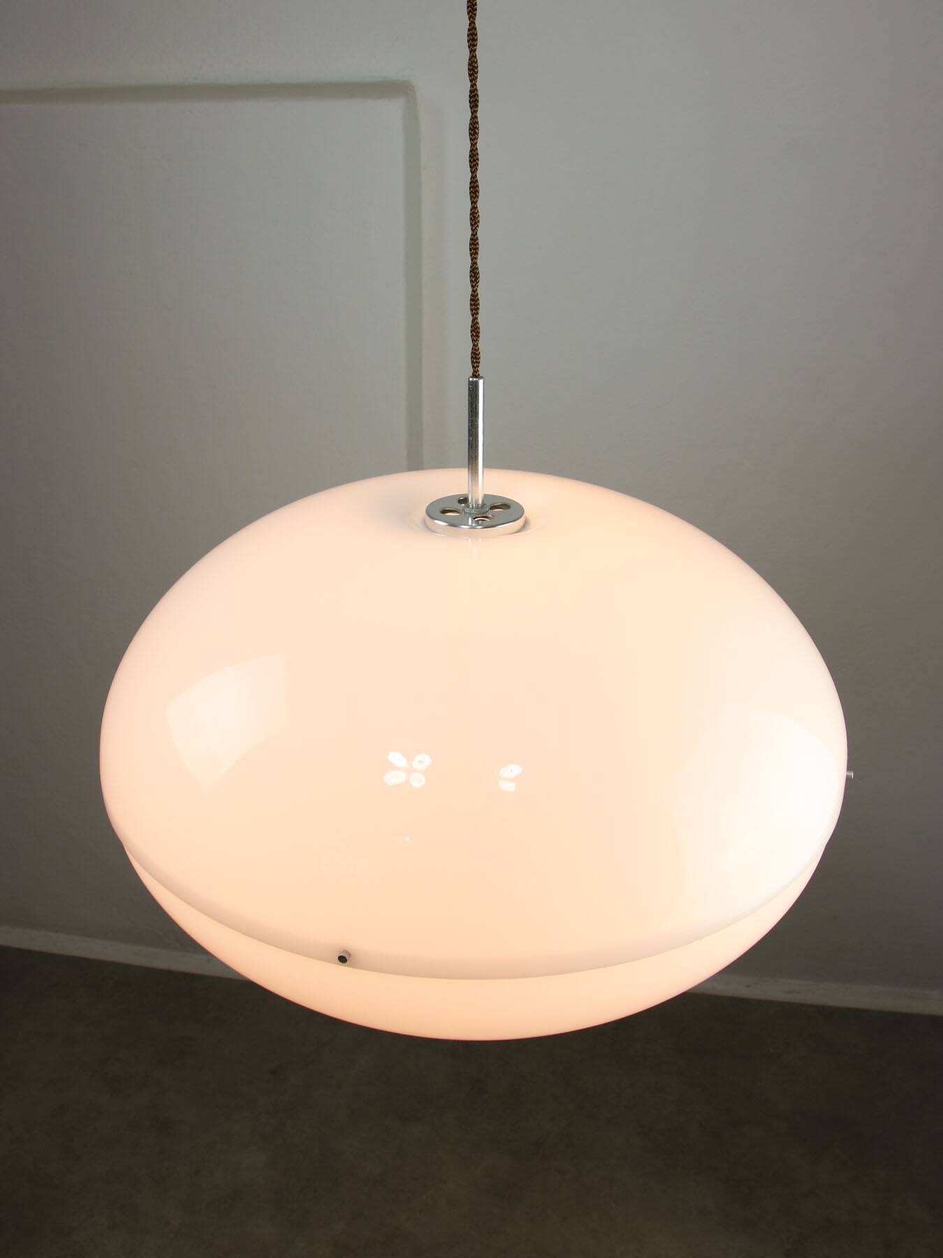 Italian Space Age Big White Doughnut Lamp, 70s